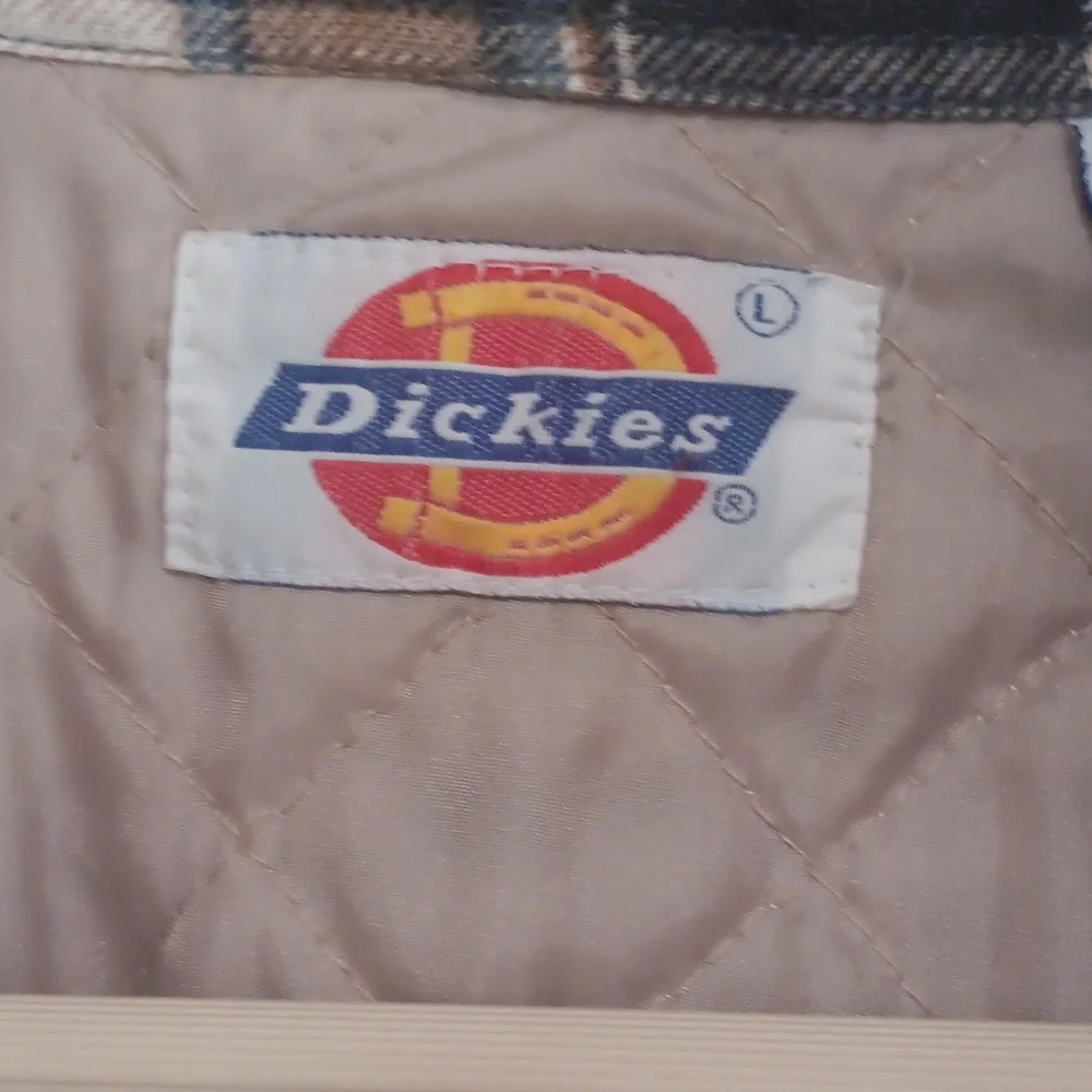 Dickies Plaid Quilted-Lined Shirt Jacket in Brown, Black & White